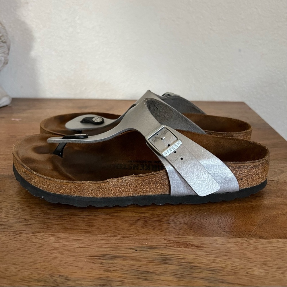 Birkenstock Silver Gizeh Leather Sandals Size 7 - Picture 5 of 11
